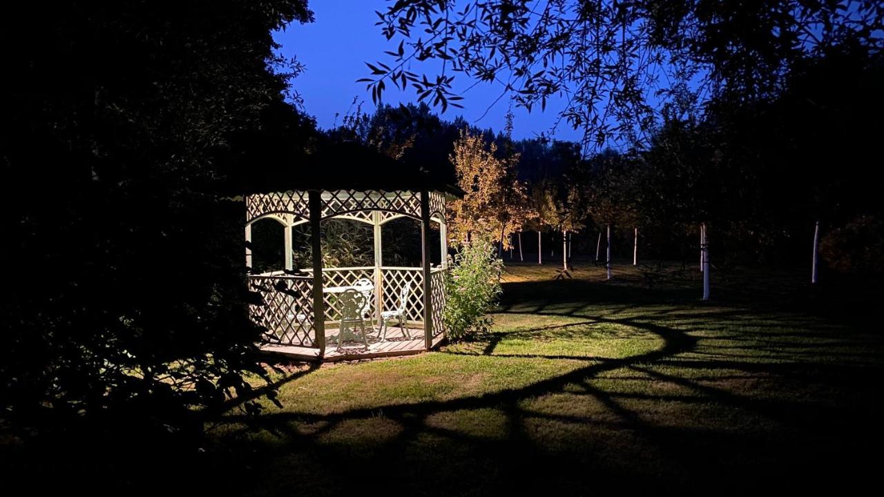 Bed and Breakfast Domaine Le Hetrey Toutainville Esterno foto