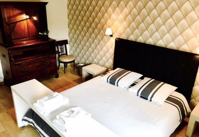 Bed and Breakfast Domaine Le Hetrey Toutainville Esterno foto